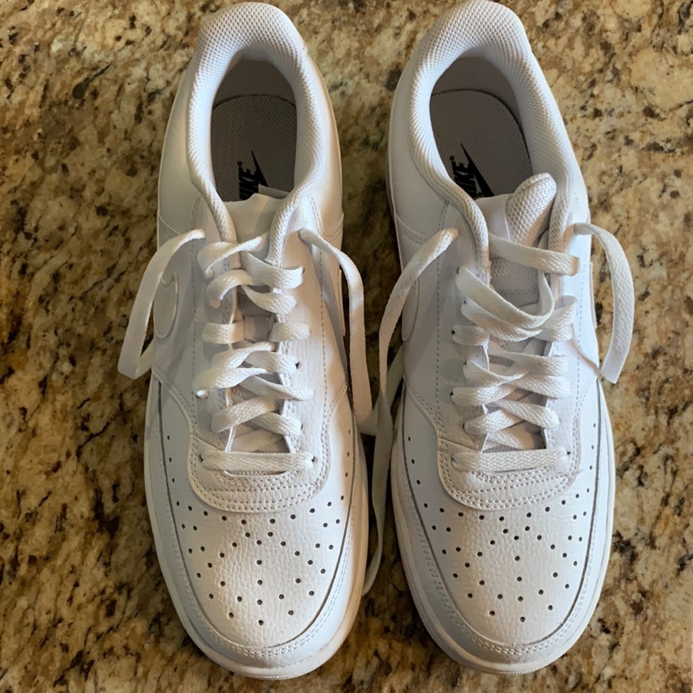 Brand new Nike court women - Picture 5 of 13